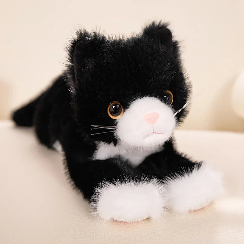 Grande peluche de chat noir et blanc réaliste