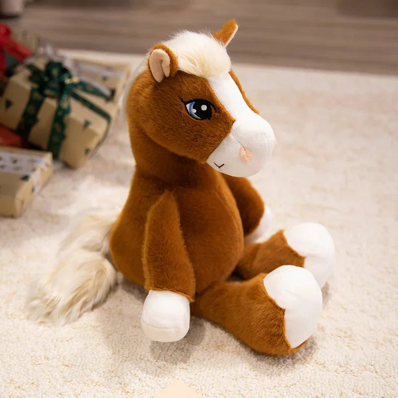 Peluche cheval assis brun sur un tapis Image