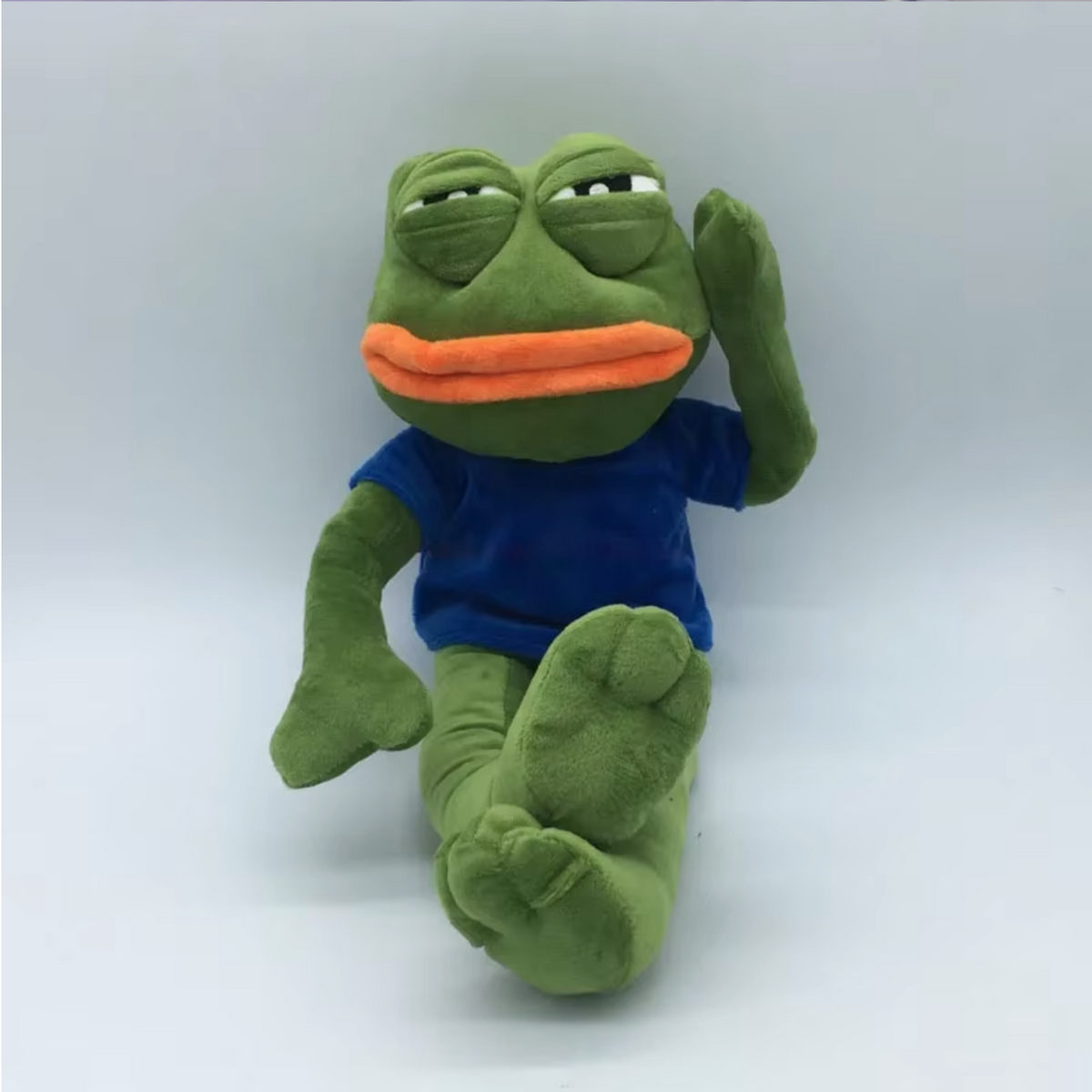 Peluche grenouille pepe Homme assis 