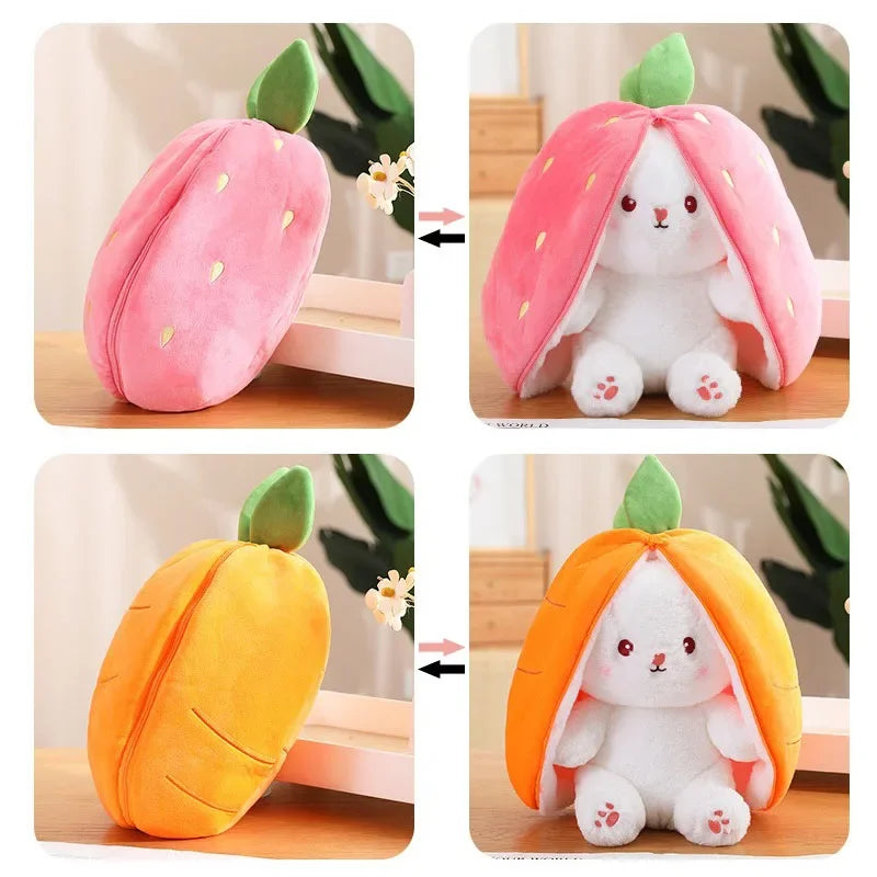 Deux peluches lapins transformations fraise et carotte Image