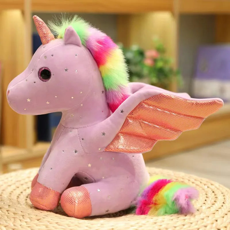 Peluche licorne violet ange sur un panier en osier