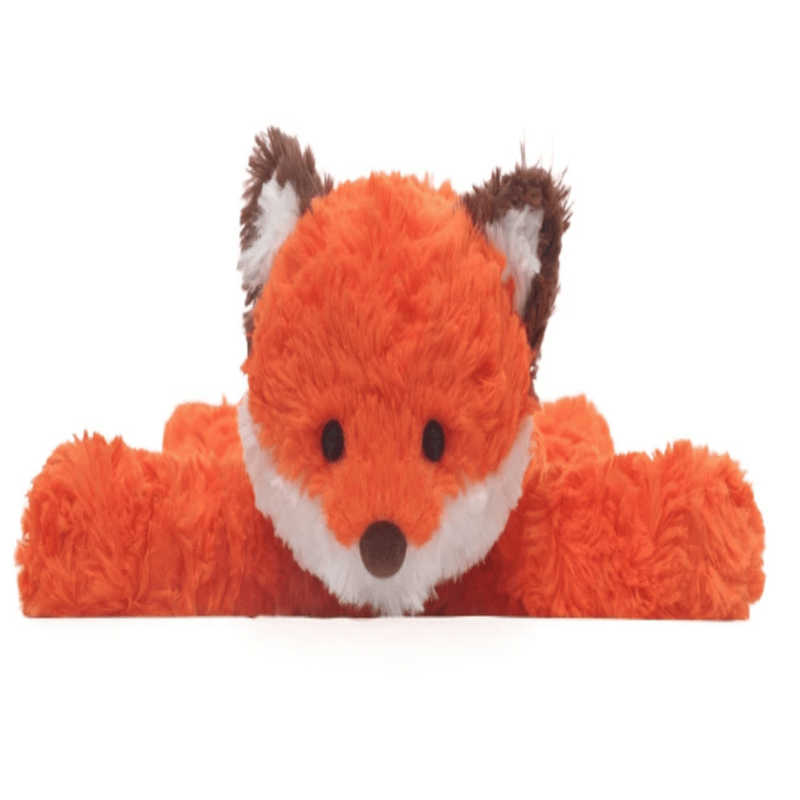 Peluche renard japonaise sur fond blanc