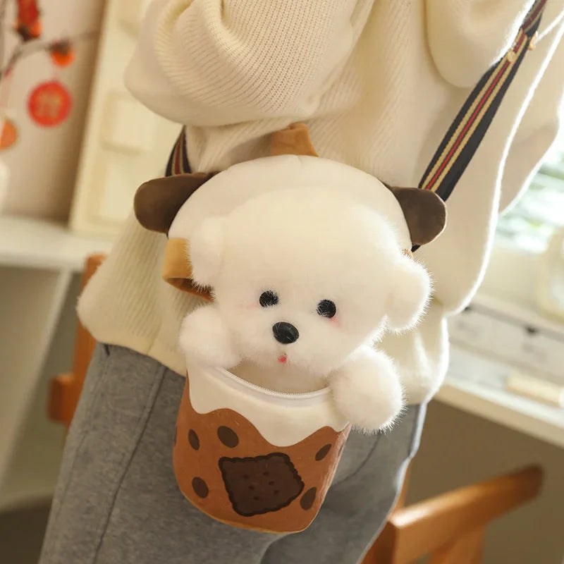 Sac peluche chien Cookie porté par une fille